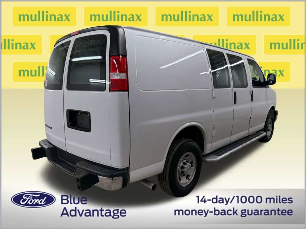Used 2024 Chevrolet Express 2500 w/ Driver Convenience Package RWD image 3