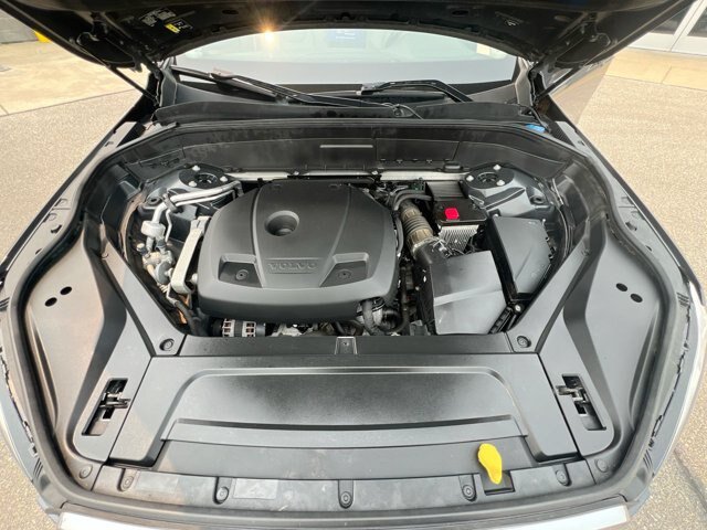 Used 2021 Volvo XC90 T6 Momentum AWD/4WD image 11