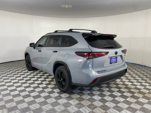 Used 2024 Toyota Highlander XLE AWD/4WD image 20