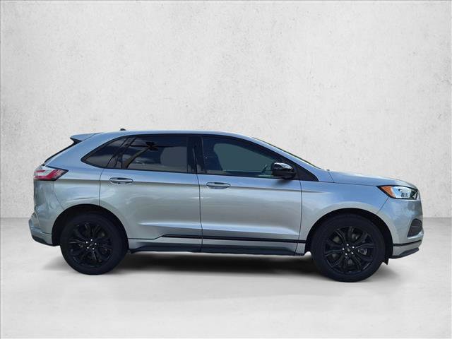 Certified 2022 Ford Edge SE w/ Black Appearance Package AWD/4WD image 4