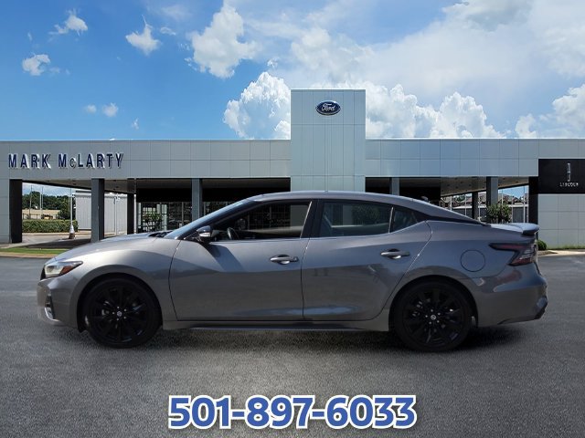 Used 2022 Nissan Maxima SR w/ Sport Mat Group FWD image 2