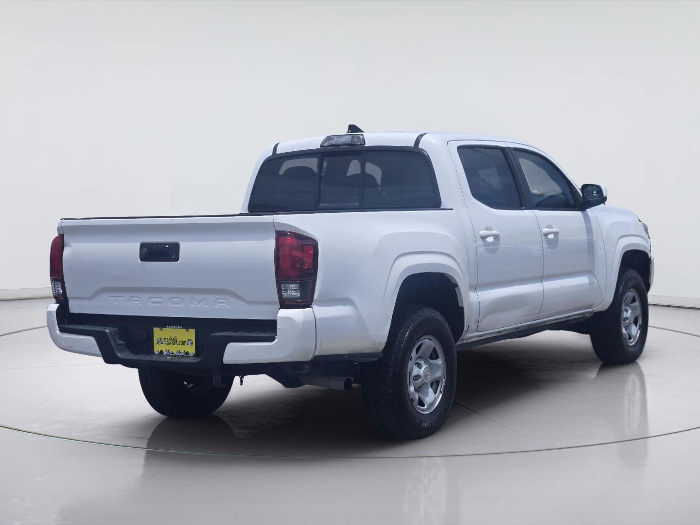 Used 2018 Toyota Tacoma SR w/ SR Convenience Package RWD image 29