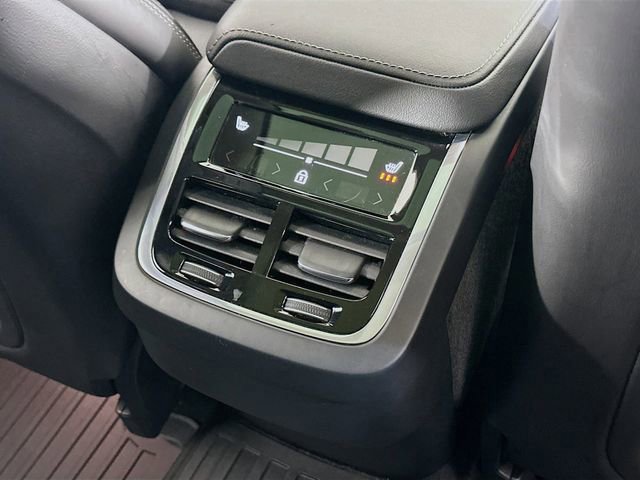 Used 2022 Volvo XC60 B5 Inscription w/ Climate Package image 16