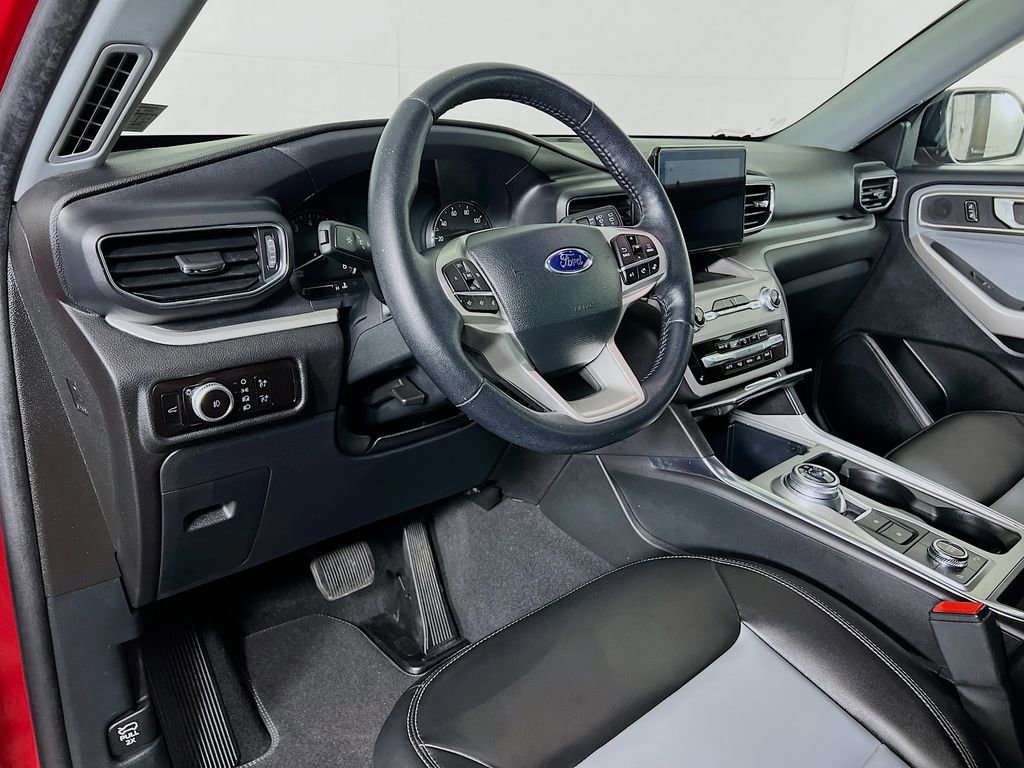 Certified 2023 Ford Explorer XLT w/ Equipment Group 202A image 11