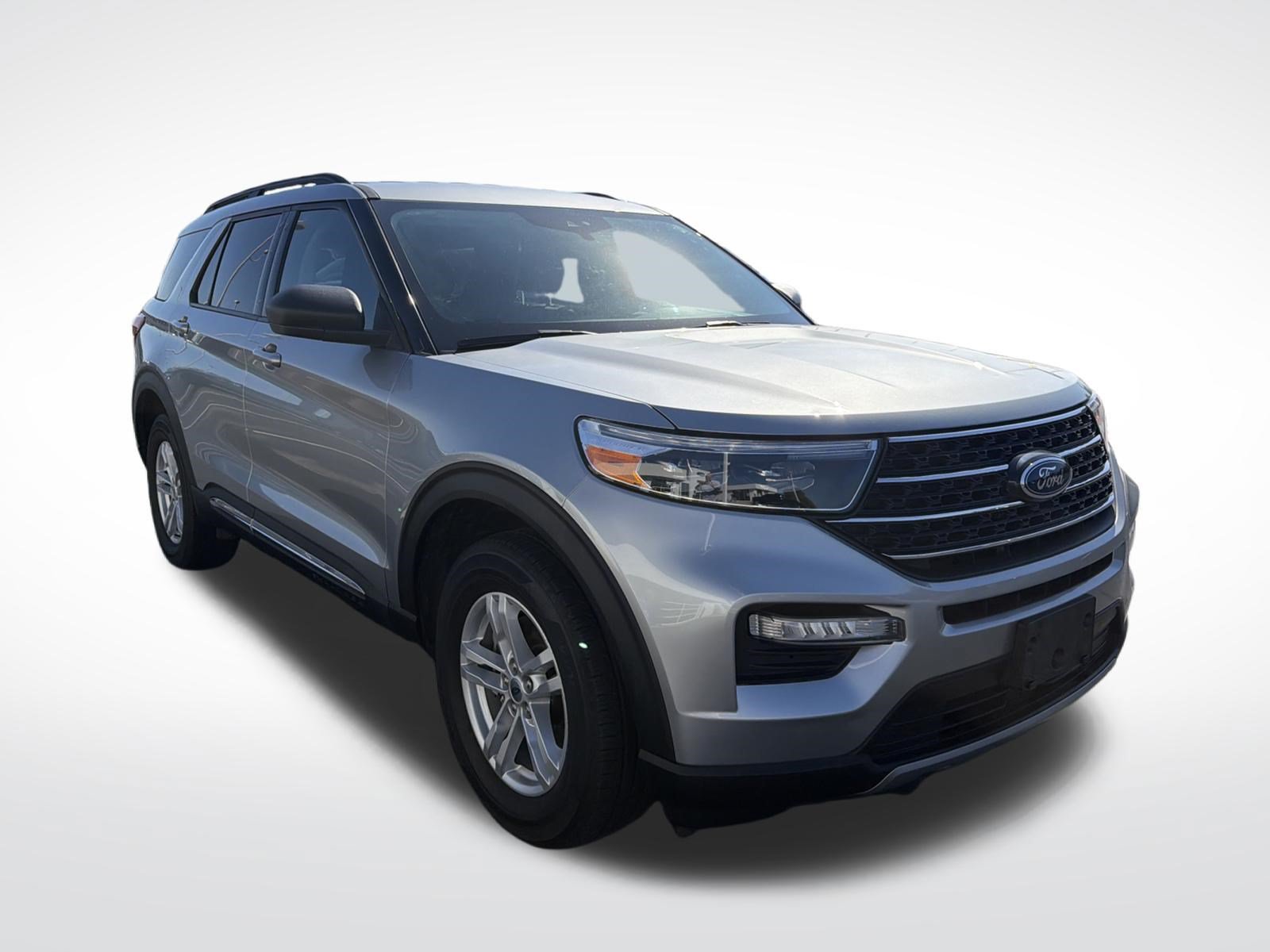 Certified 2024 Ford Explorer XLT w/ Equipment Group 202A AWD/4WD image 4