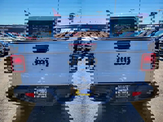 Used 2025 Jeep Gladiator Sport AWD/4WD image 4