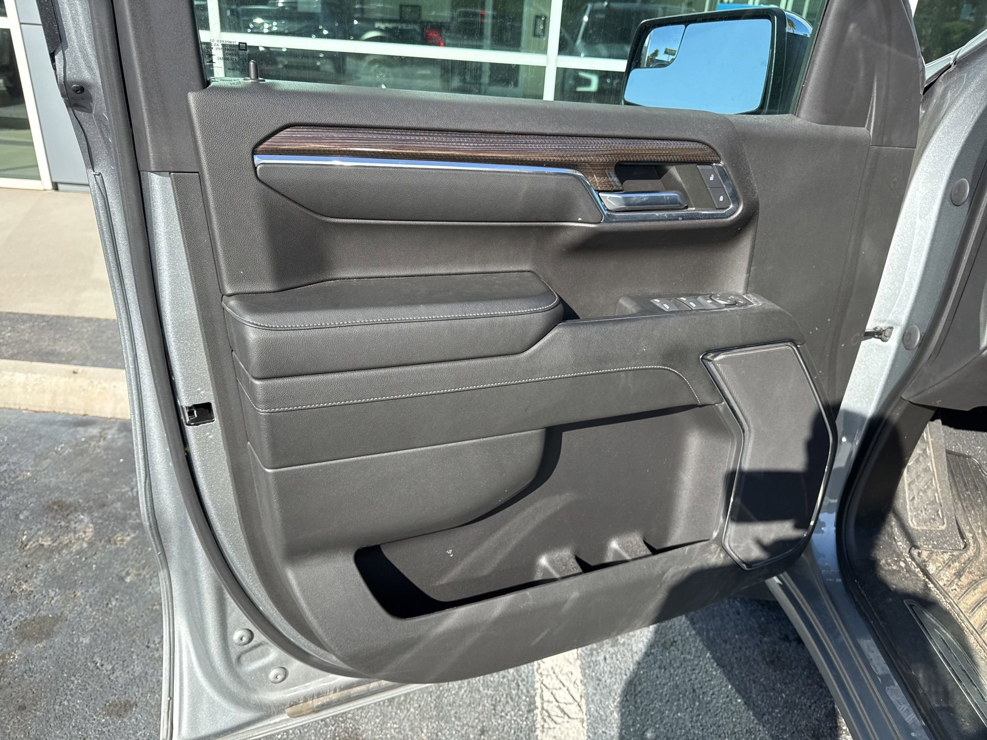 Used 2023 Chevrolet Silverado 1500 LT AWD/4WD image 13