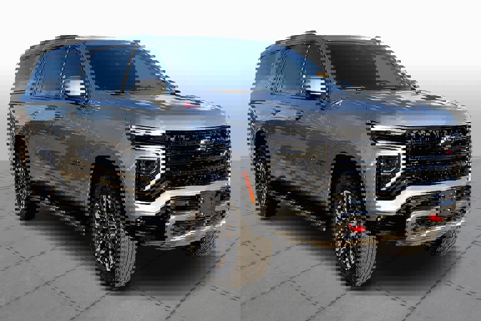 Used 2025 Chevrolet Suburban Z71 w/ Comfort Package image 5