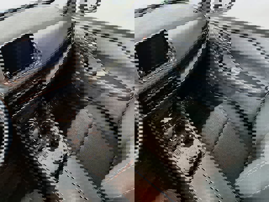 Used 2024 Nissan Rogue SV image 14