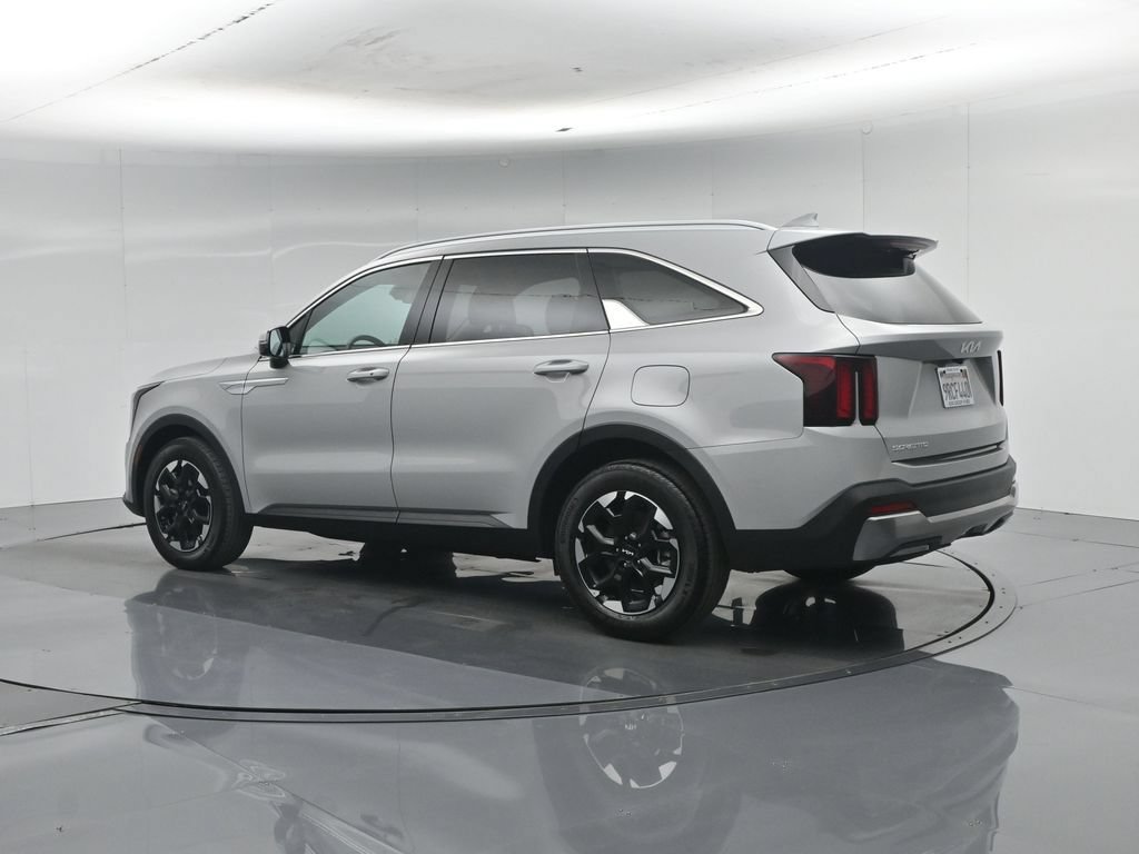Used 2025 Kia Sorento S w/ Panoramic Sunroof Package FWD image 7