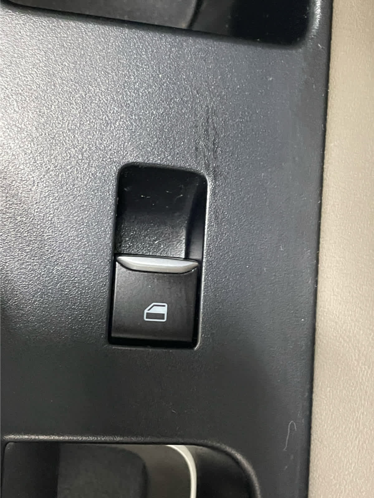 Certified 2022 Ford Explorer Limited w/ Equipment Group 301A AWD/4WD image 39