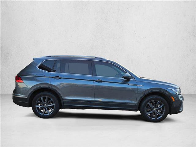 Used 2023 Volkswagen Tiguan SE FWD image 2