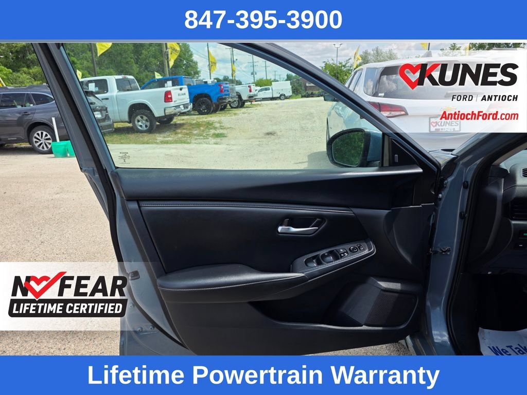Used 2024 Nissan Sentra SV FWD image 12