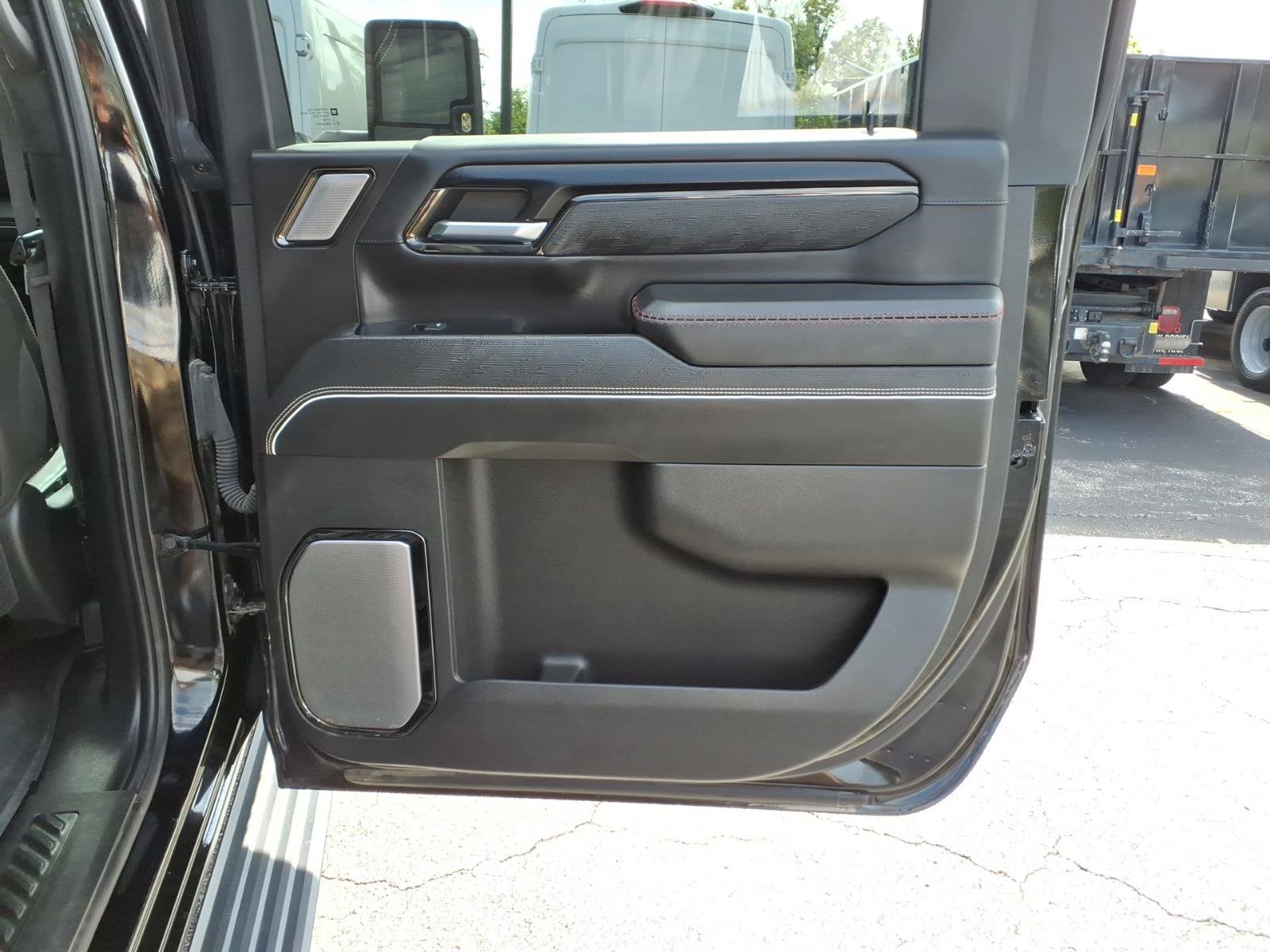 Used 2024 GMC Sierra 2500 AT4X AWD/4WD image 32