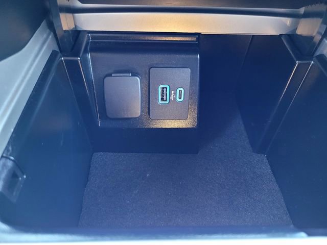 Certified 2022 Ford Explorer XLT w/ Equipment Group 202A image 19