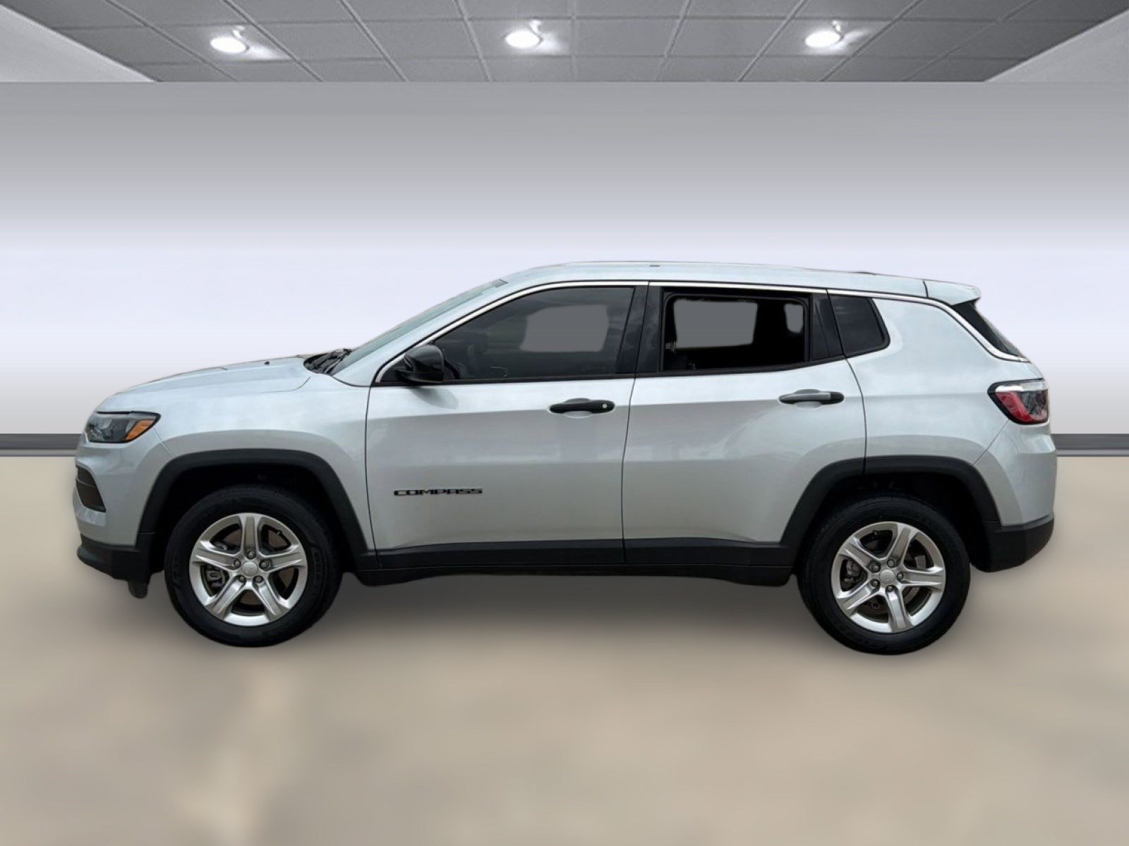 Used 2024 Jeep Compass Sport AWD/4WD image 2