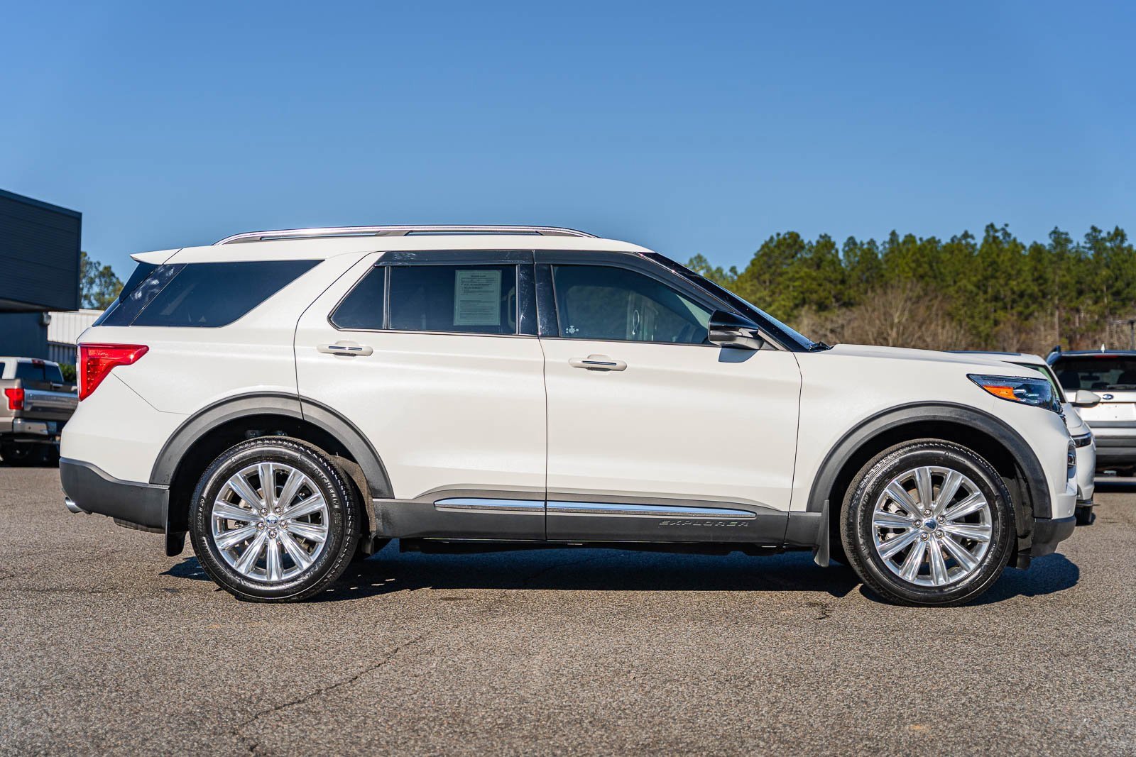 Certified 2023 Ford Explorer Limited w/ Equipment Group 301A image 6