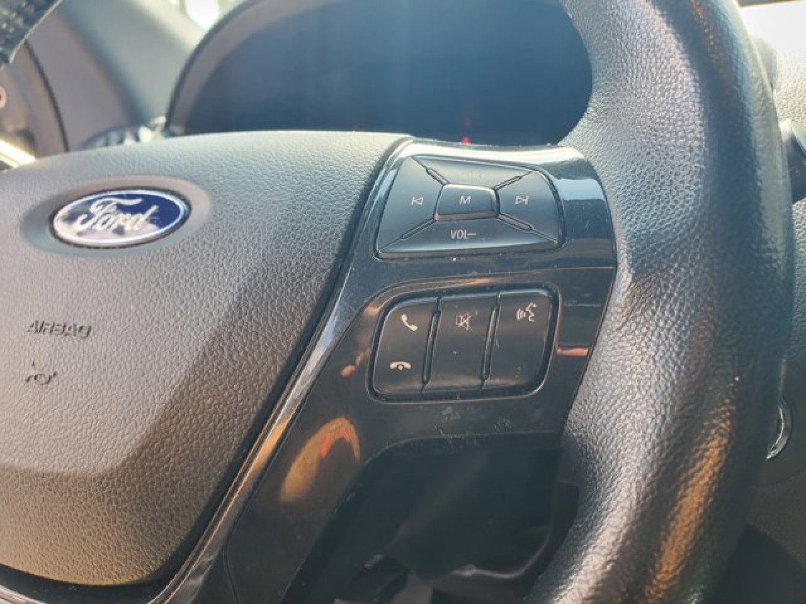 Certified 2018 Ford Explorer XLT image 18