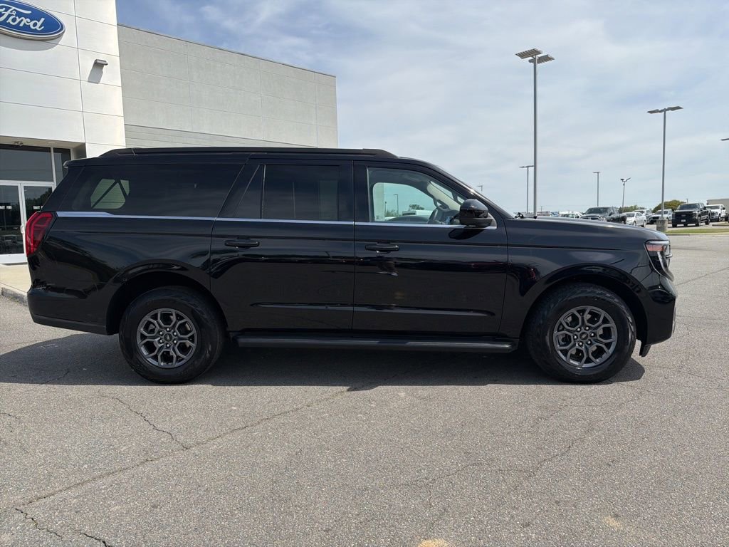 Certified 2025 Ford Expedition Max Active AWD/4WD image 3