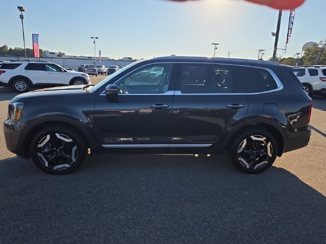 Used 2025 Kia Telluride S FWD image 6
