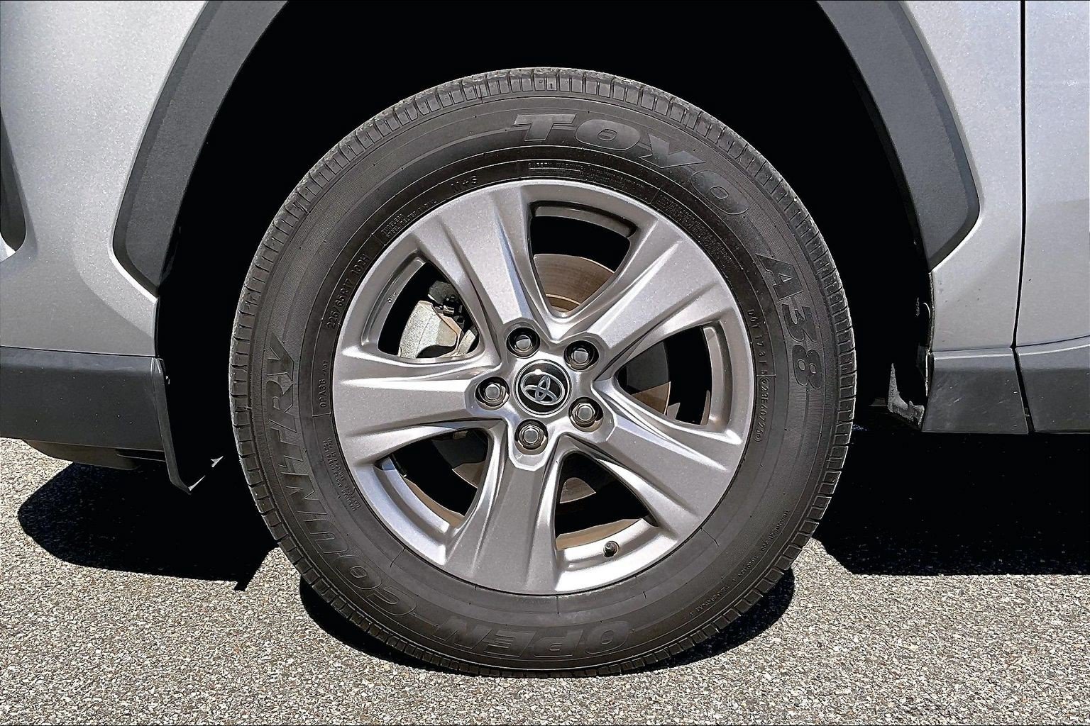 Used 2025 Toyota RAV4 XLE FWD image 9