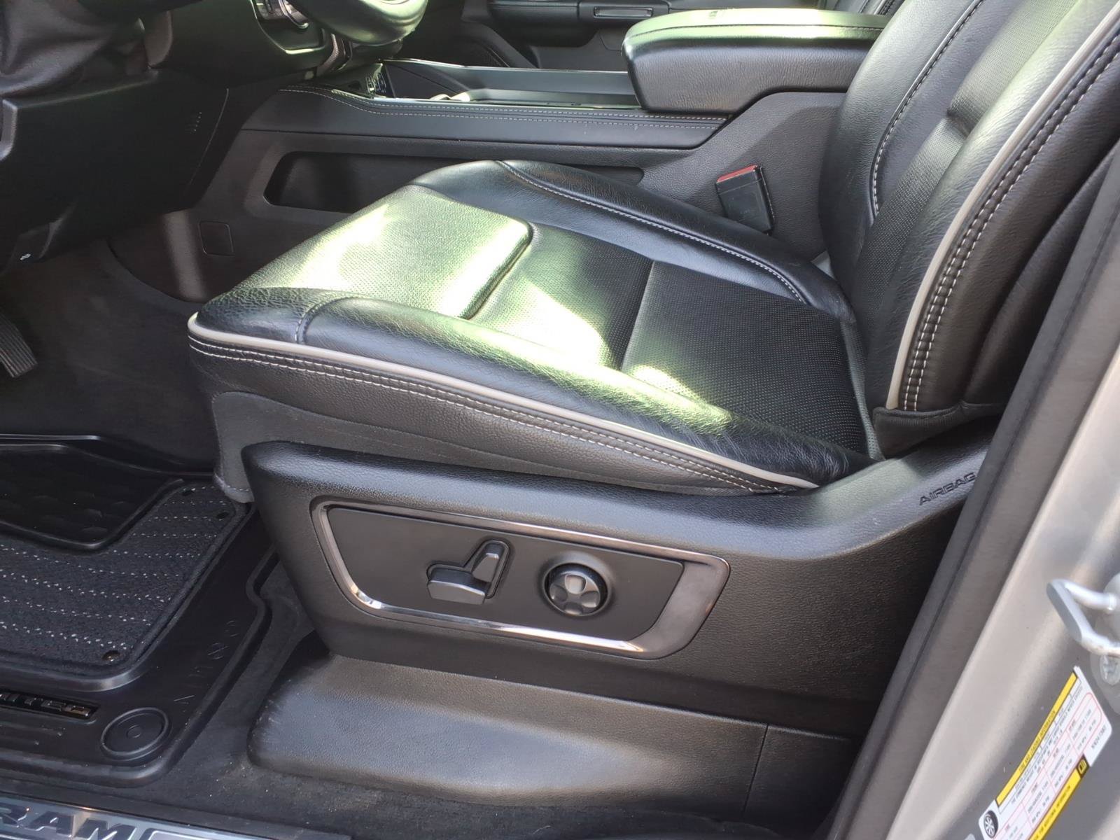 Used 2022 RAM 1500 Limited w/ Body Color Bumper Group AWD/4WD image 11