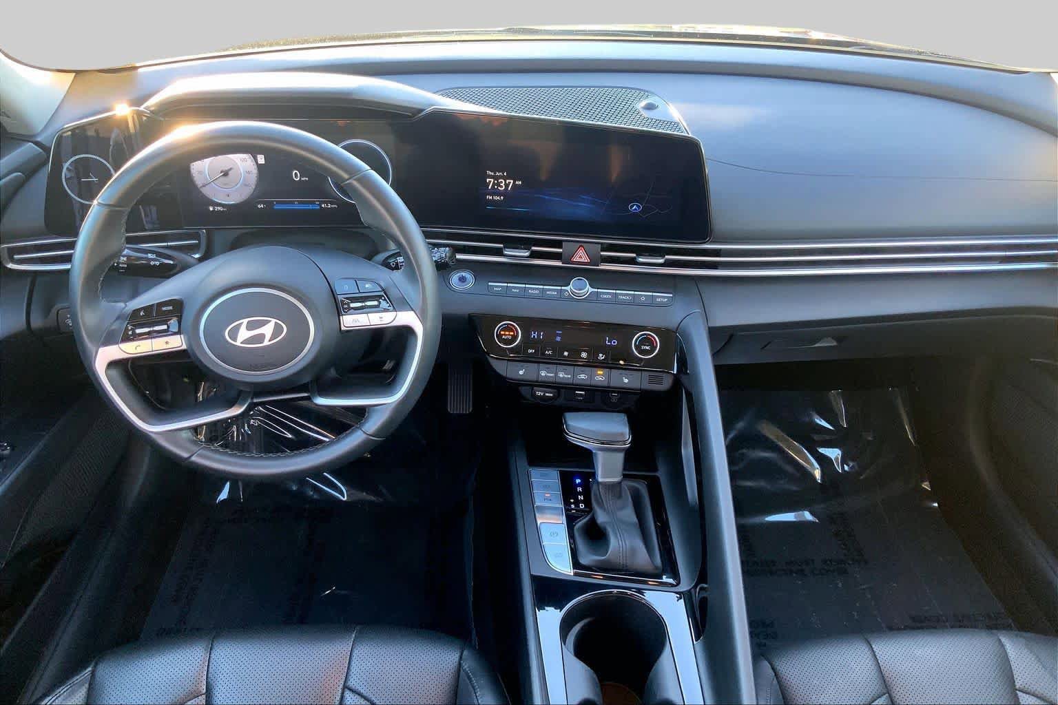 Used 2024 Hyundai Elantra Limited FWD image 15