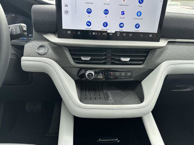 Certified 2025 Ford Explorer Platinum w/ Ultimate Package AWD/4WD image 31