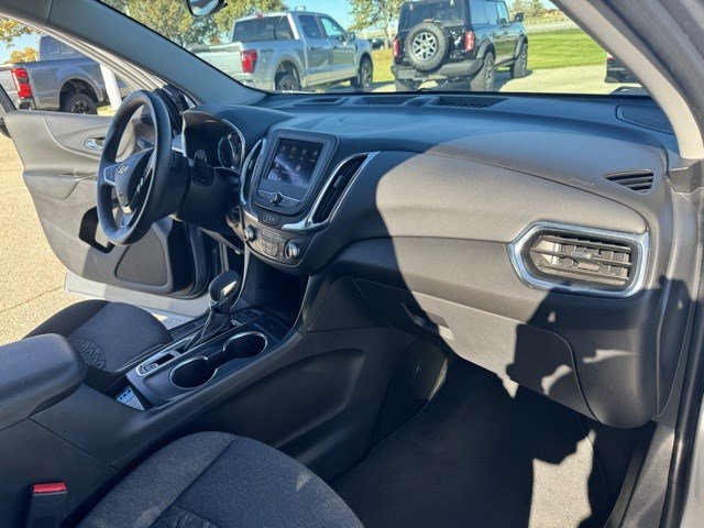 Used 2023 Chevrolet Equinox LT w/ Driver Convenience Package image 34