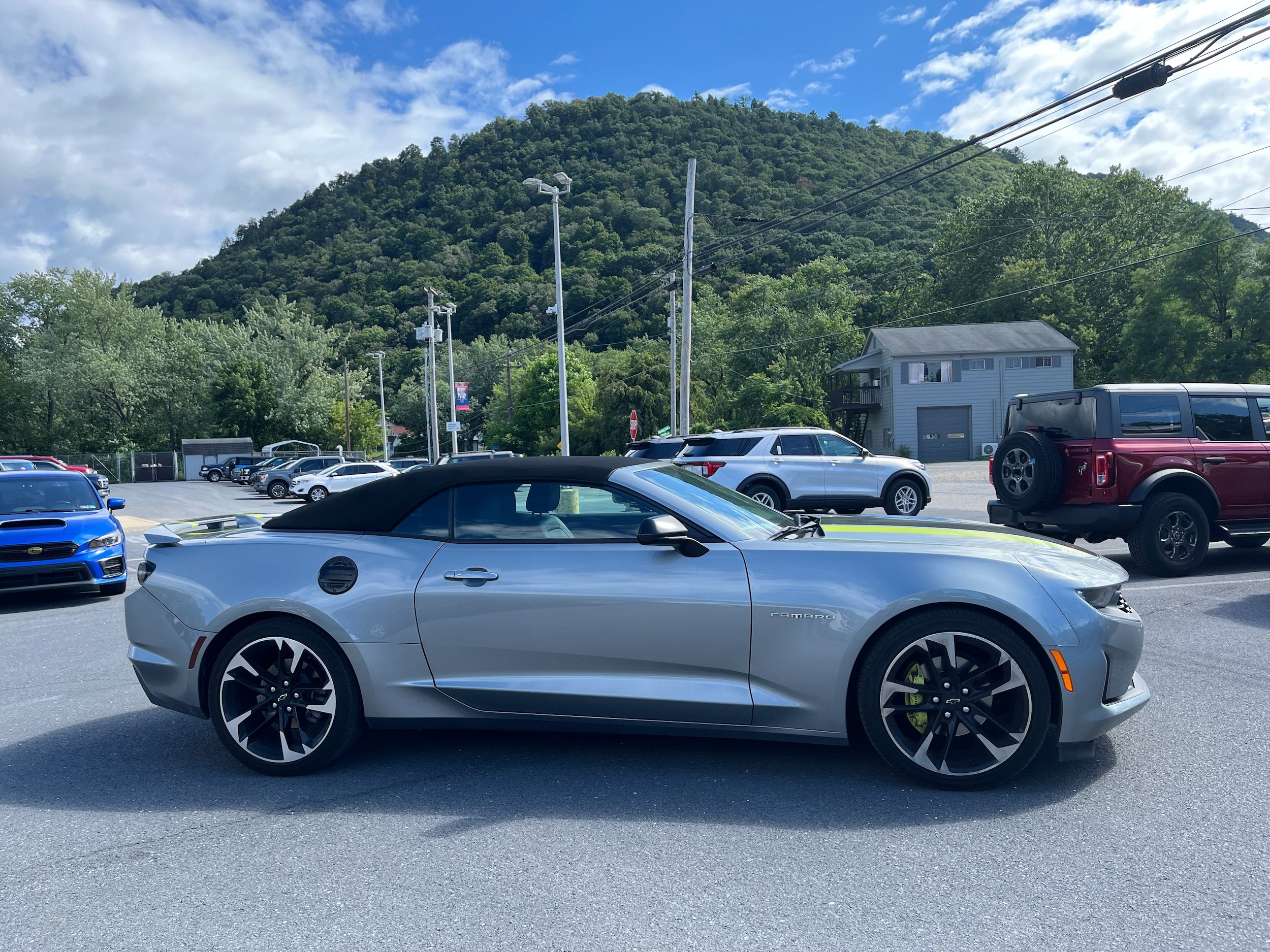 Used 2023 Chevrolet Camaro LT RWD image 5