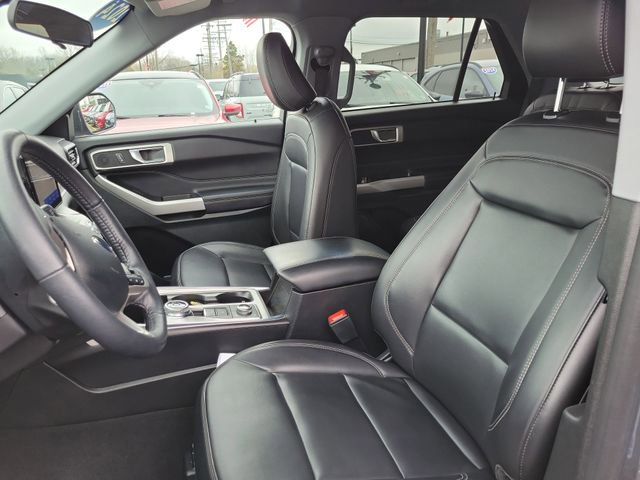 Certified 2024 Ford Explorer XLT w/ Equipment Group 202A image 14