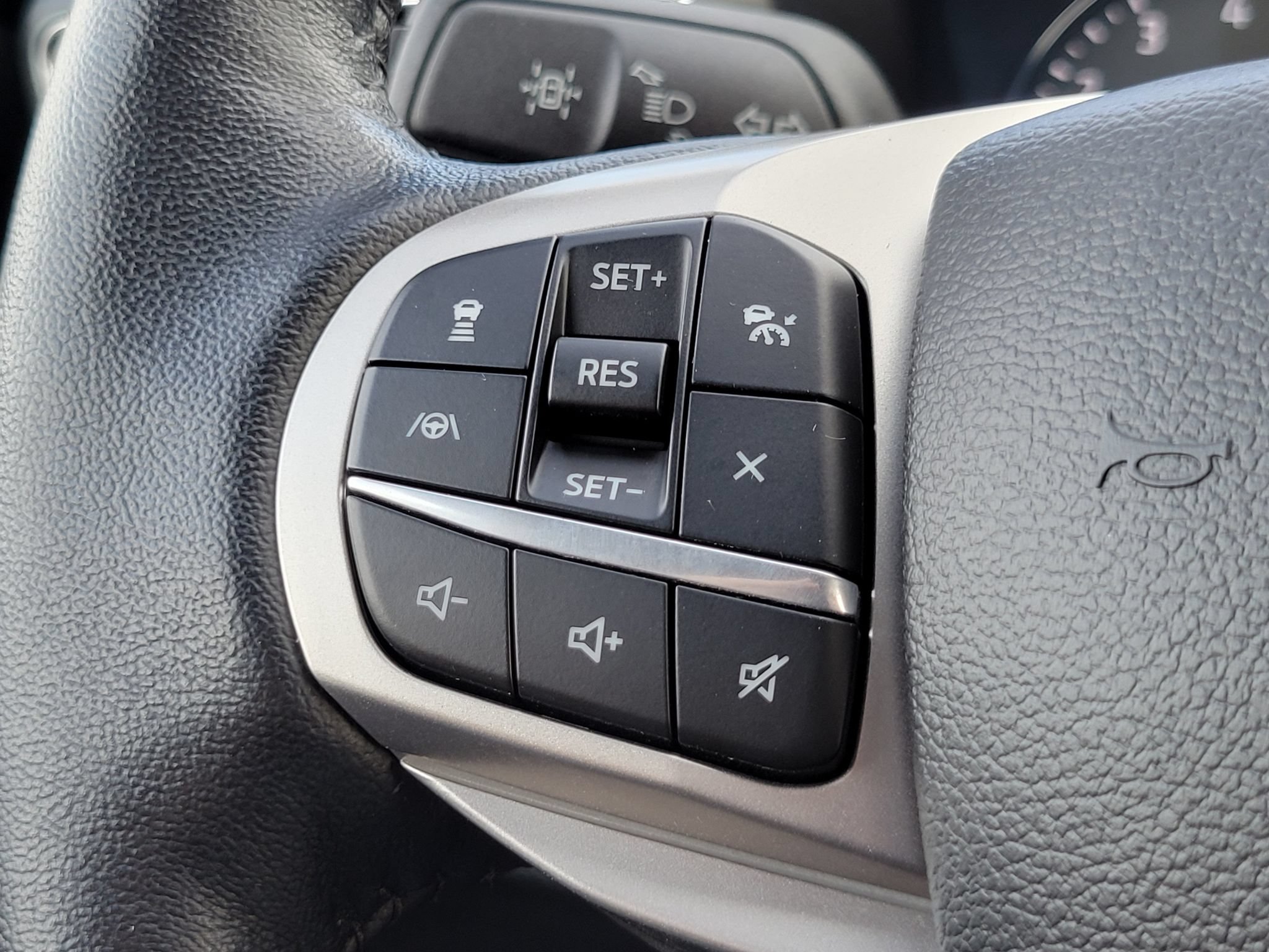 Certified 2023 Ford Explorer Limited w/ Limited Technology Package RWD image 15