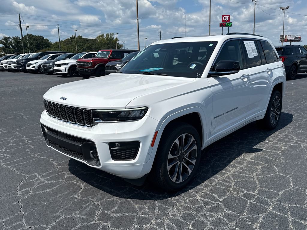Used 2023 Jeep Grand Cherokee Overland w/ Luxury Tech Group IV RWD image 7