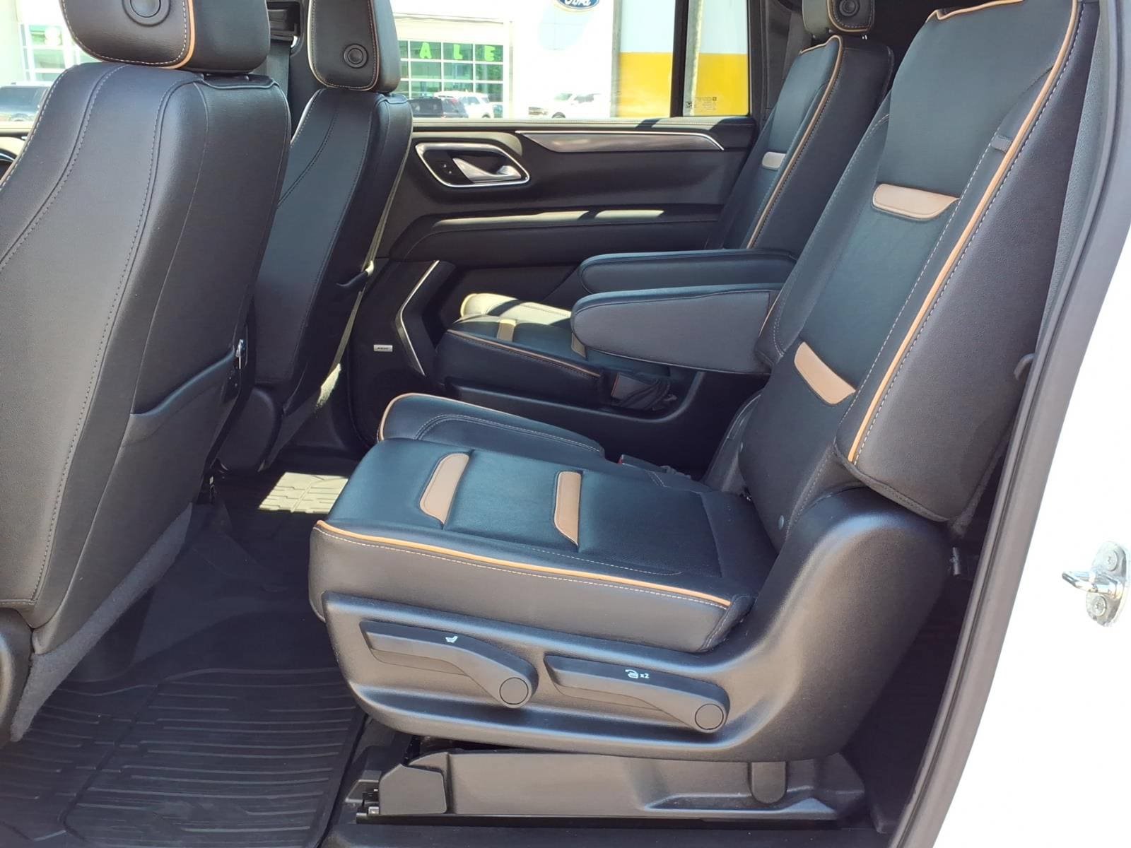 Used 2022 GMC Yukon XL AT4 AWD/4WD image 7