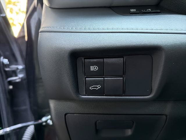 Used 2021 Toyota Highlander XLE AWD/4WD image 22