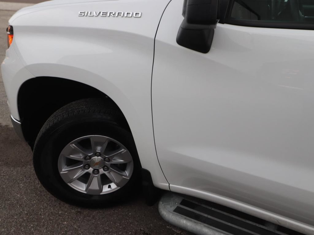 Used 2025 Chevrolet Silverado 1500 W/T RWD image 3