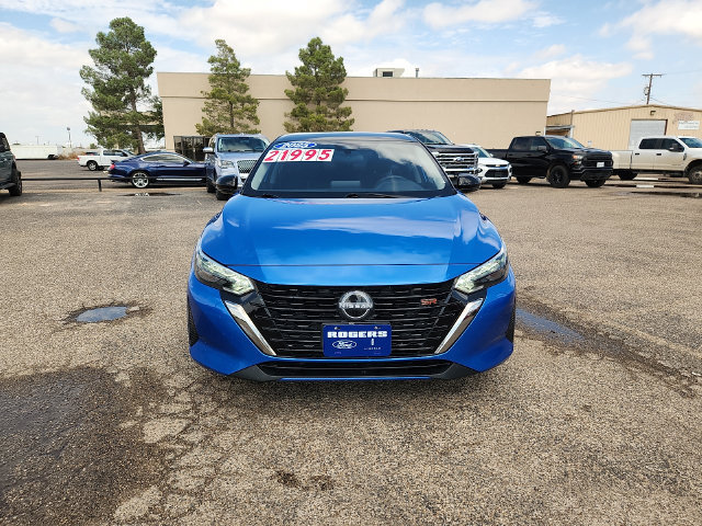 Used 2025 Nissan Sentra SR FWD image 2
