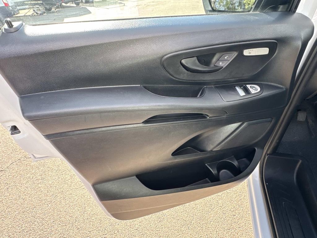 Used 2023 Mercedes-Benz Metris image 15