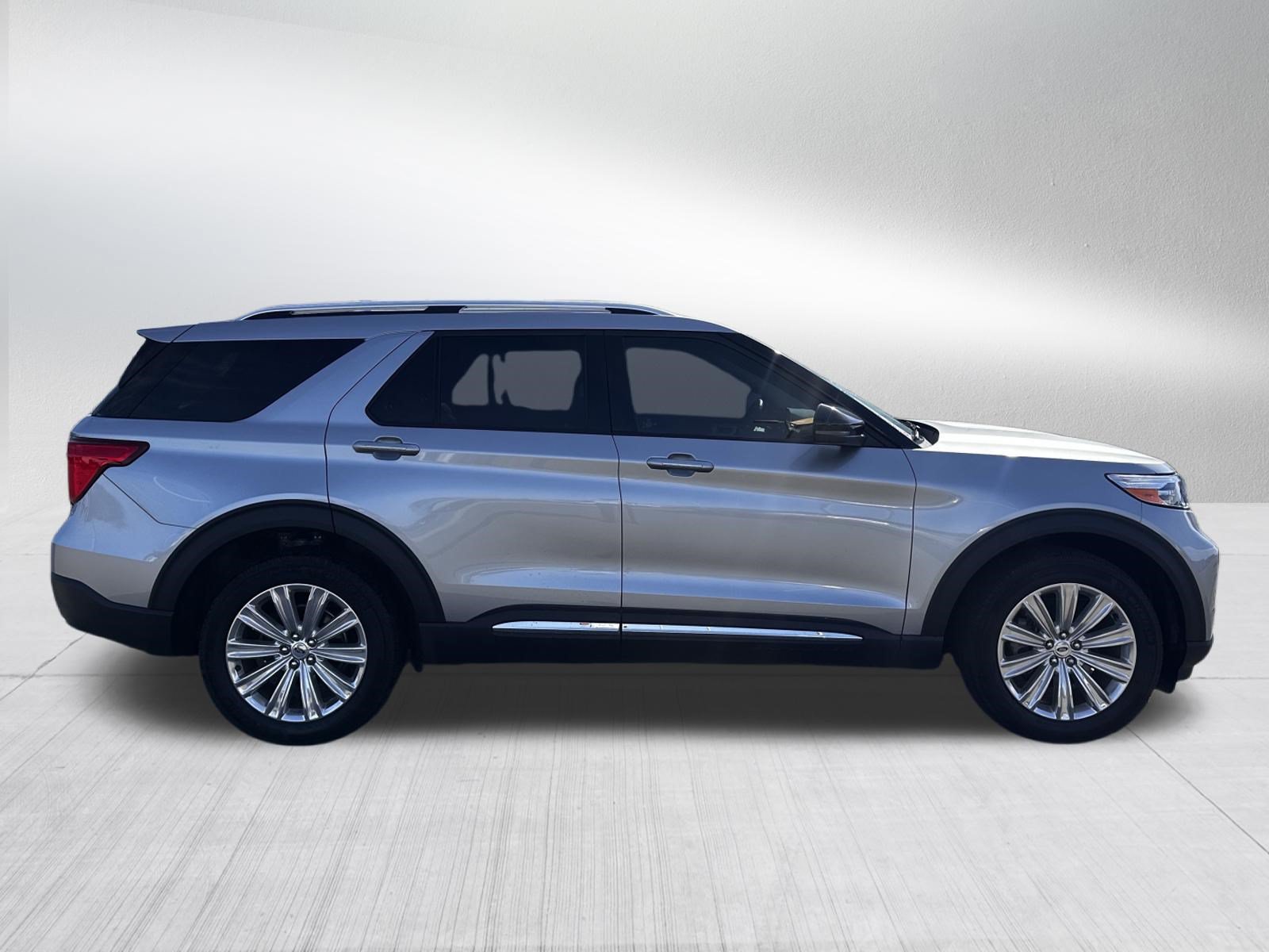 Certified 2024 Ford Explorer Limited w/ Limited Technology Package AWD/4WD image 8