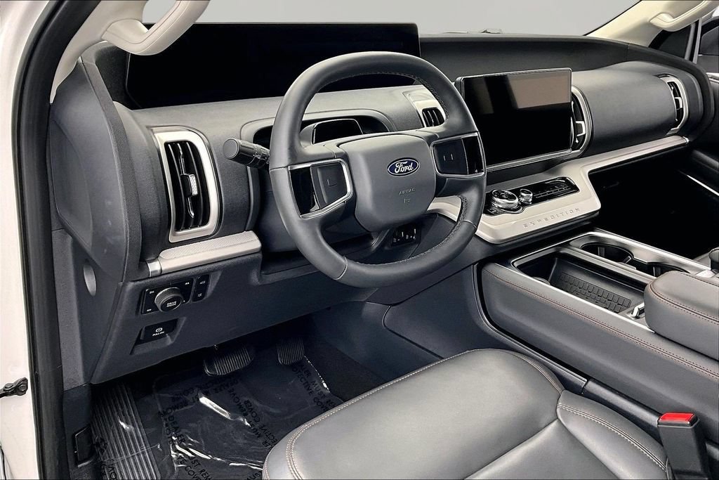 Certified 2025 Ford Expedition Active AWD/4WD image 14