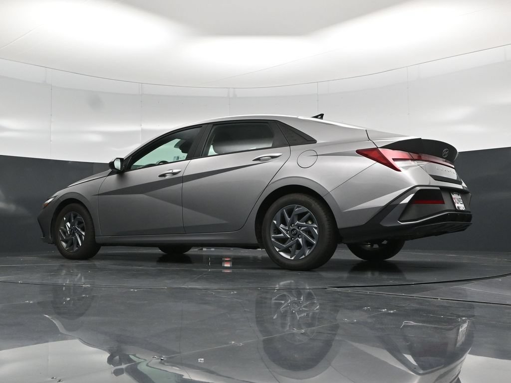 Used 2024 Hyundai Elantra SEL FWD image 48