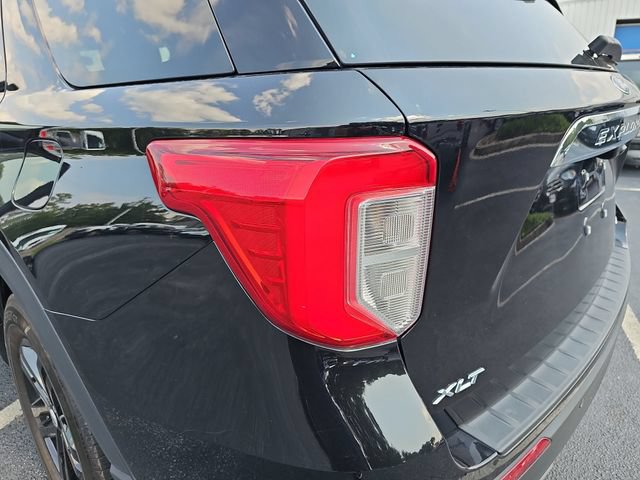 Certified 2023 Ford Explorer XLT w/ Equipment Group 202A AWD/4WD image 37