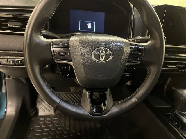 Used 2025 Toyota Camry LE w/ Convenience Package image 8