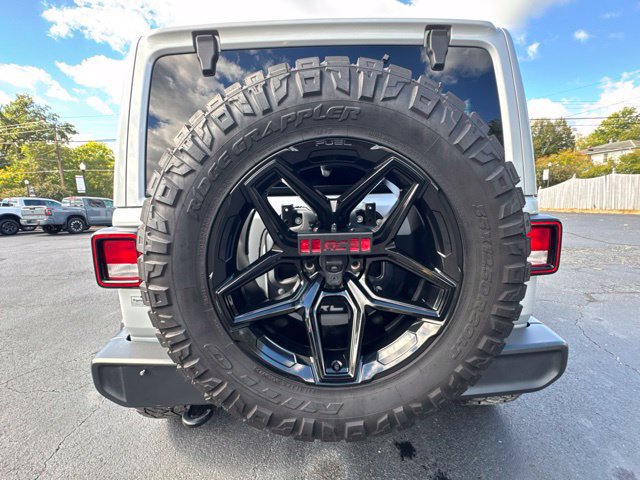 Used 2022 Jeep Wrangler Unlimited Sahara w/ Cold Weather Group AWD/4WD image 29