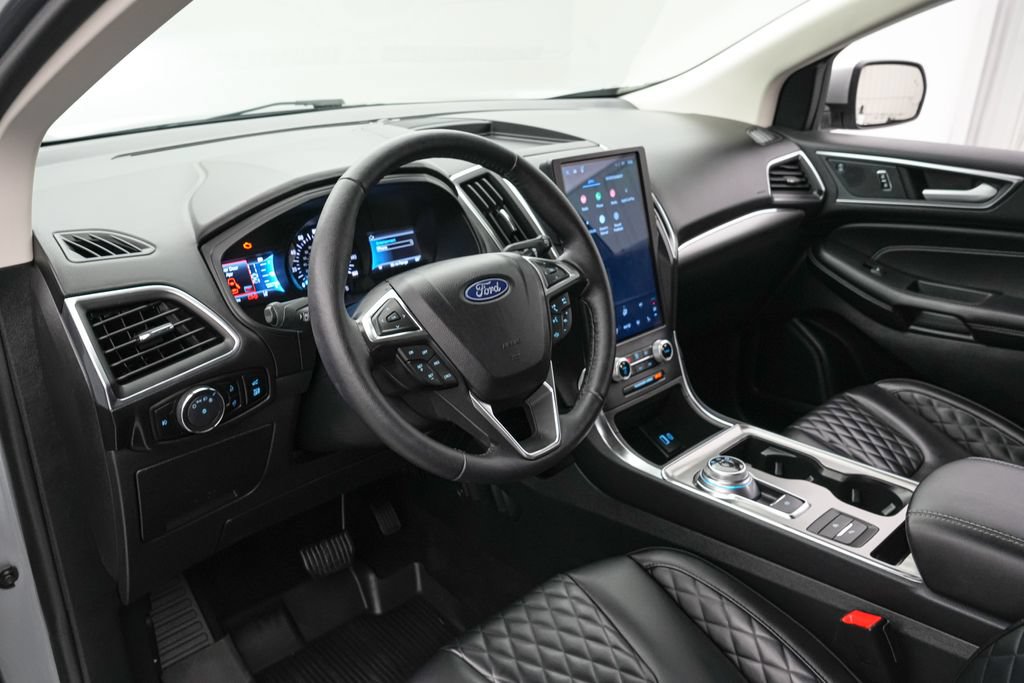 Certified 2024 Ford Edge Titanium AWD/4WD image 12