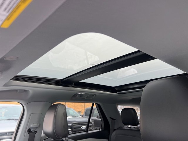 Certified 2023 Ford Explorer XLT w/ Equipment Group 202A image 19