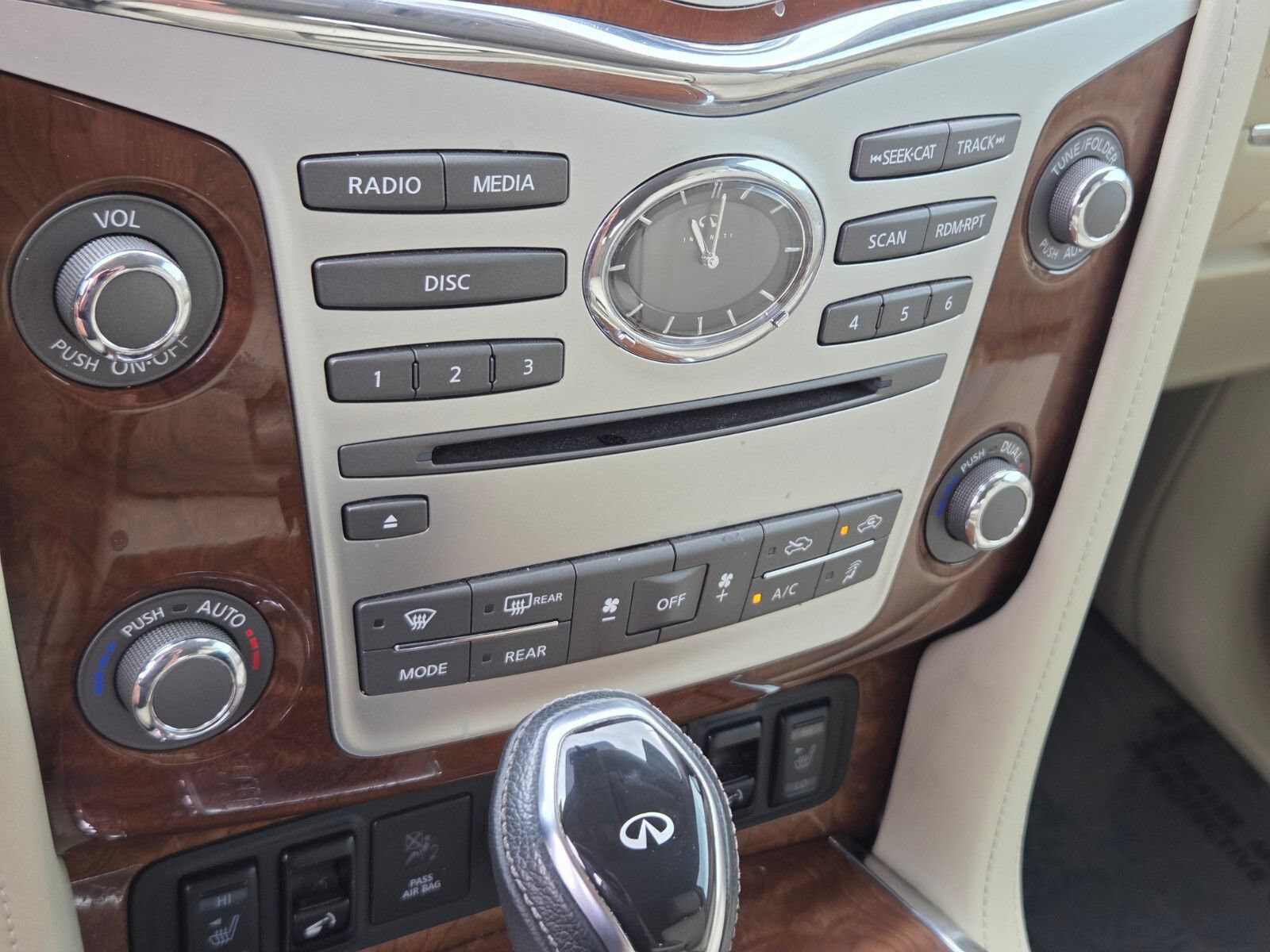 Used 2018 INFINITI QX80 4WD w/ Driver Assistance Package image 24