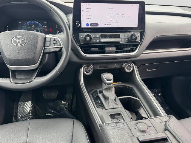 Used 2025 Toyota Grand Highlander AWD image 12
