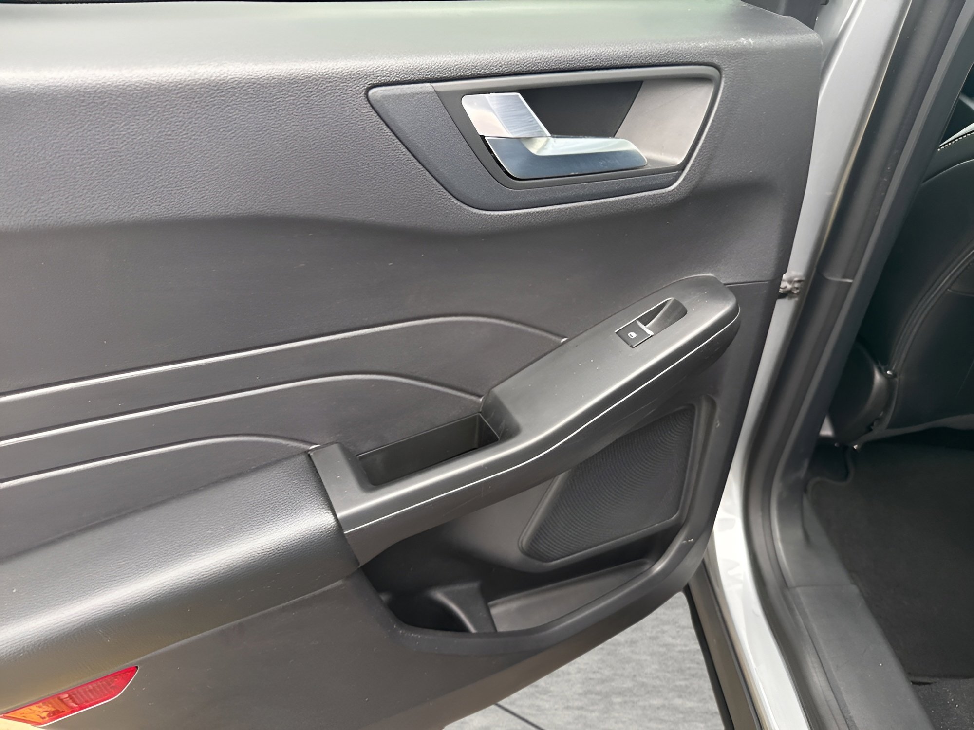 Certified 2022 Ford Escape SEL image 30