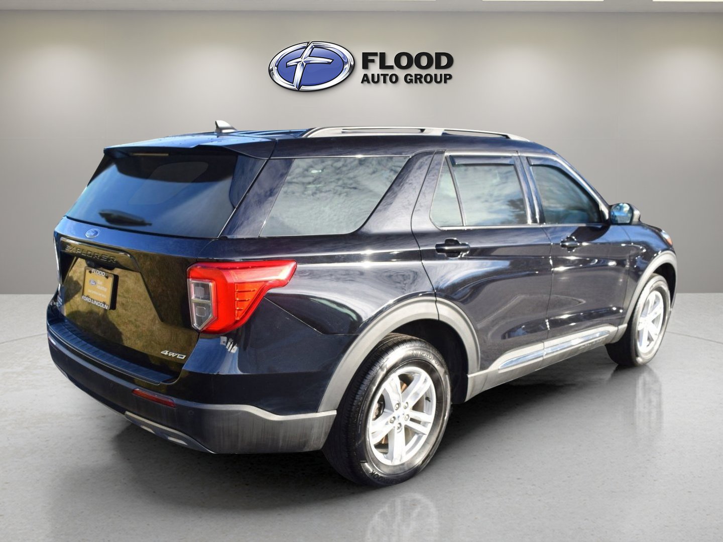 Certified 2023 Ford Explorer XLT w/ Equipment Group 202A image 3